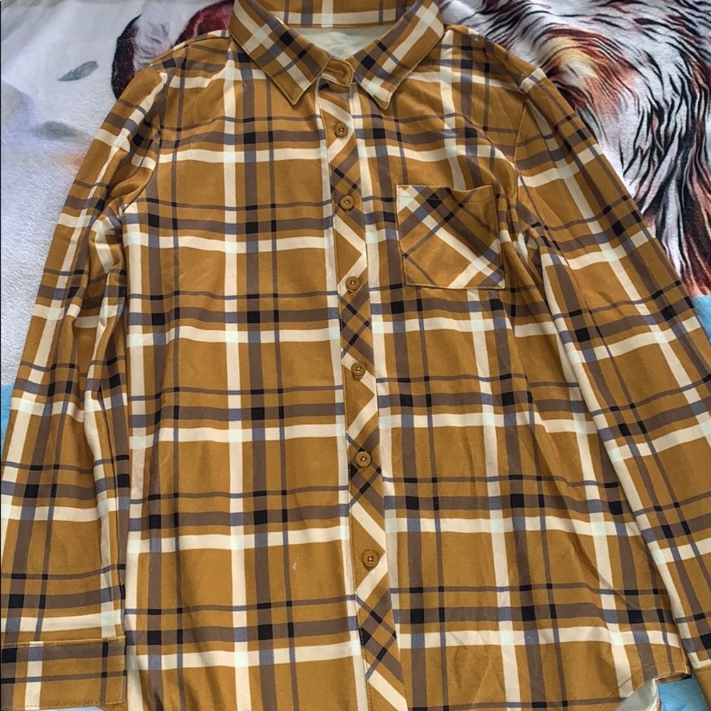 Adorable mustard, cream, and black button down!